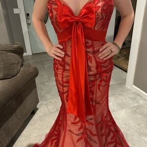 Elegant Red Evening Gown Jovani sz.4